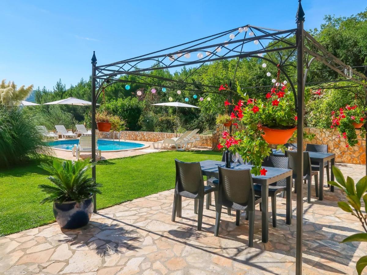 Chantal - Rac150 By Interhome